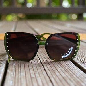 Stylish Green Sunglasses